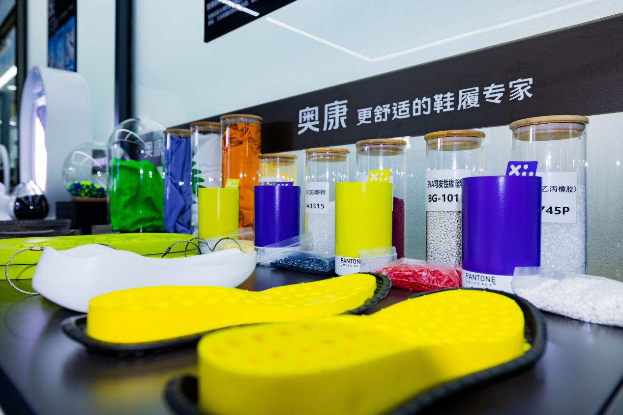 稿件-奥康国际:升级打造“舒适研究院”舒适鞋履专家实至名归