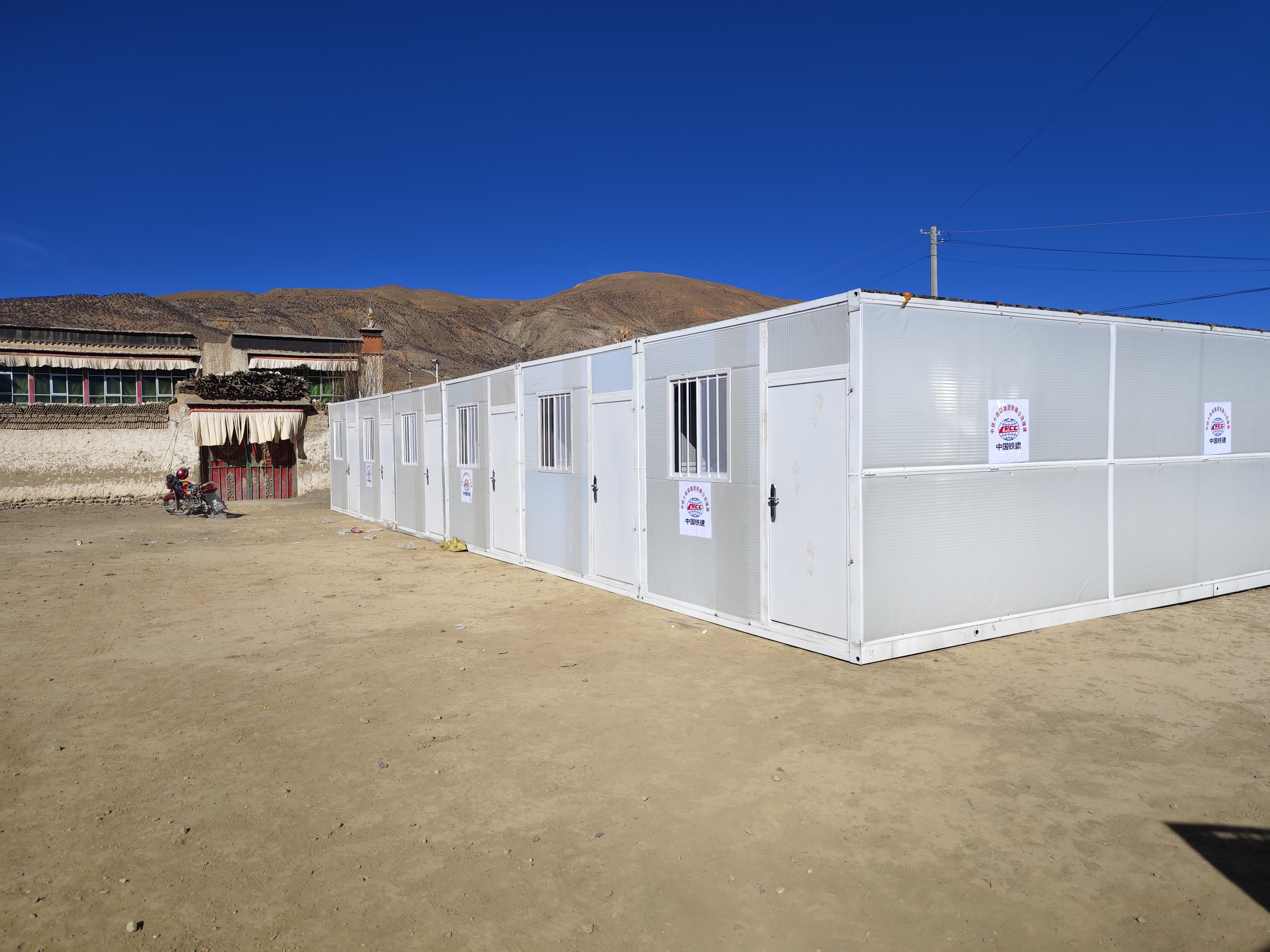 板房安装完成。.jpg 板房安装完成。.jpg