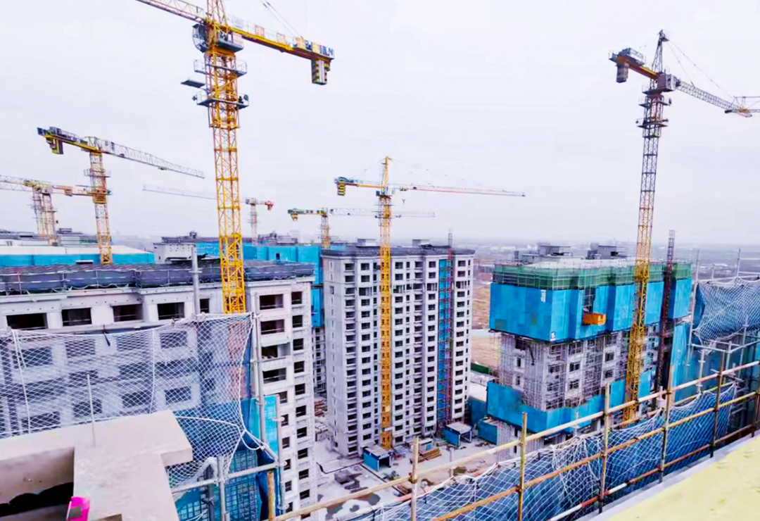 天空、建筑、曲线、建筑、玻璃、窗户、结构、云、反射、仰视、钢铁、现代、线条、城市、蓝色、框架、清洁、全球、公司、互联网 001.png