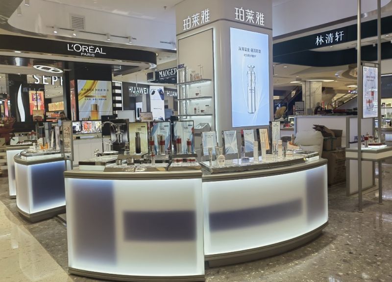 珀莱雅二代掌门首份成绩单:营收破百亿元但增速放缓,渠道失衡加剧敲警钟 珀莱雅二代掌门首份成绩单:营收破百亿元但增速放缓,渠道失衡加剧敲警钟