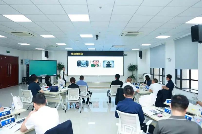 2f22ce41cbed3e902967568decb79972