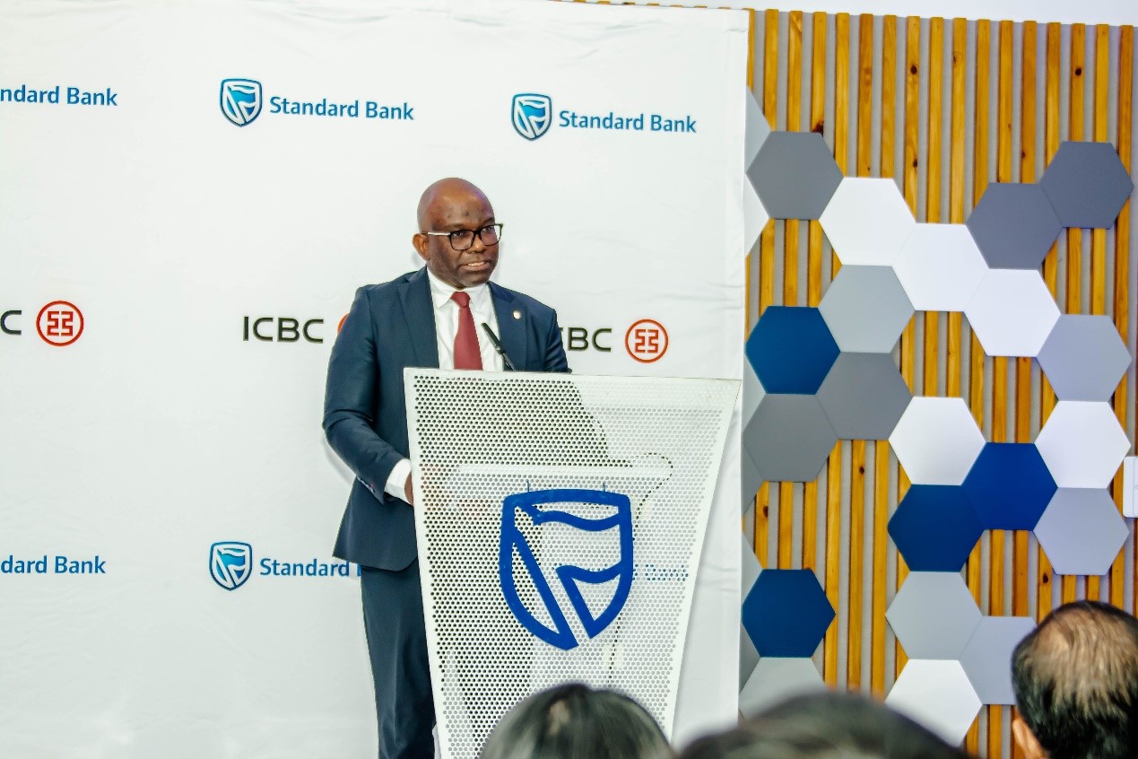 纳米比亚标准银行首席执行官埃尔温·奇普卡(Erwin Tjipuka)致辞