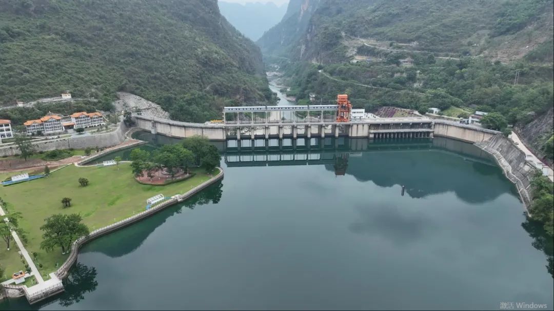 天生桥二级水电站首部航拍.jpg