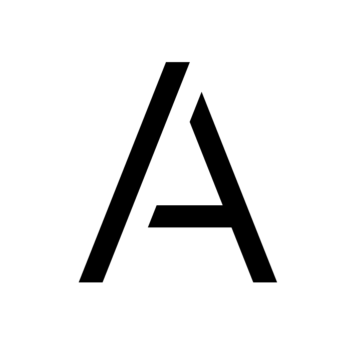 小米YU7开售前，理想就作出了防御。