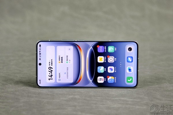 疑似iQOO 15系列配置曝光，或标配中底潜望