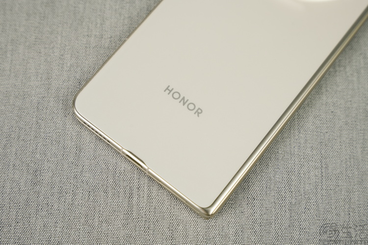 档次感+性价比，荣耀是怎么做到二者兼顾的？