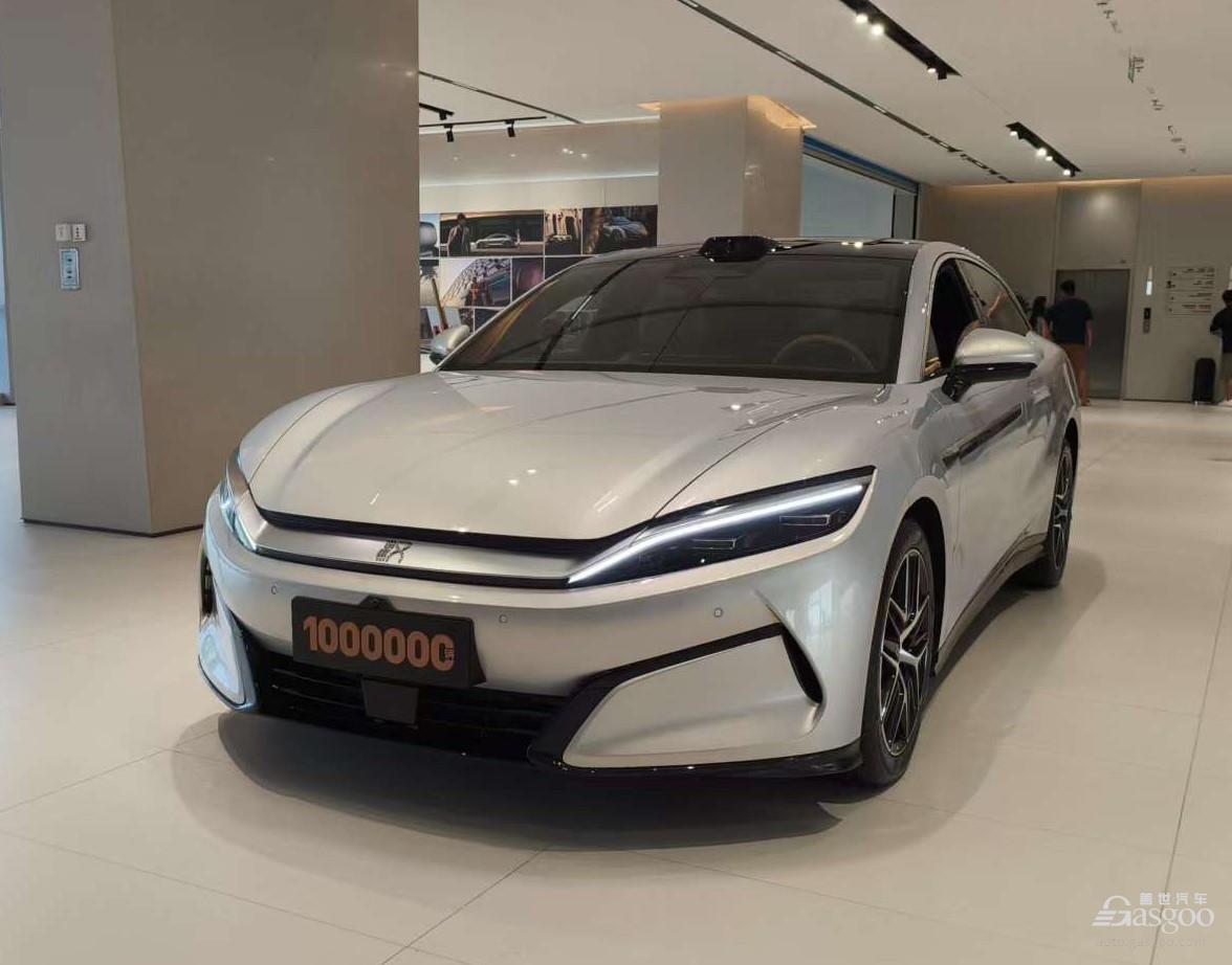 第100万辆比亚迪汉完成交付，技术革新引领新能源新纪元