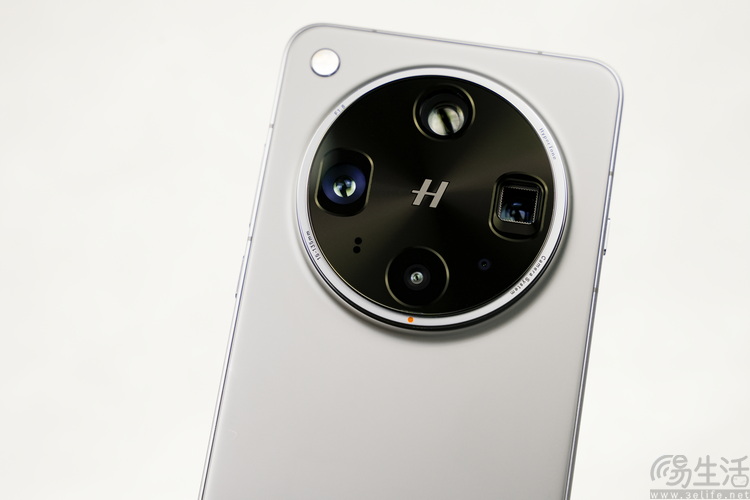 影像旗舰手机，为啥总被传言要和相机品牌“脱钩”