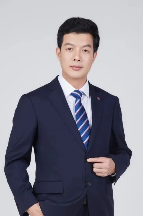 图中人物系吴传明