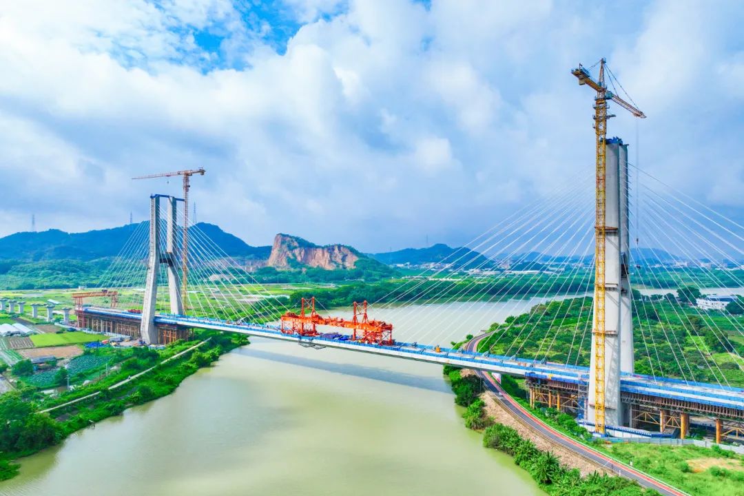 合龙后的粤东城际跨南溪河特大桥-陈奕伶摄(5).jpg