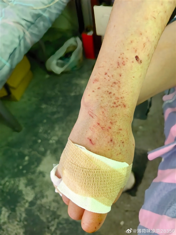 男子和女友开哈弗猛龙滚落80米悬崖二人仅手臂轻微擦伤！长城魏建军：万幸人没事