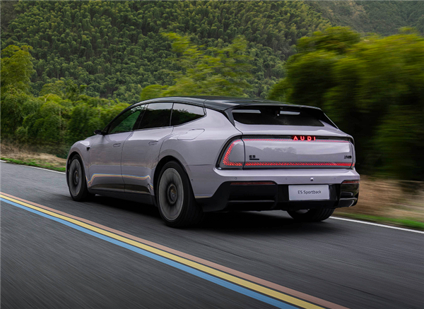 不带四个圈还买单吗上汽奥迪E5 Sportback开卖：23.59万起