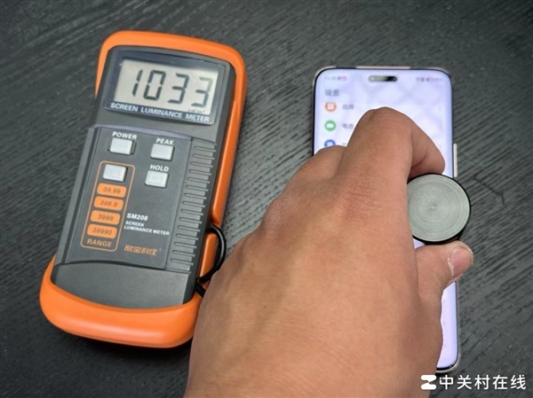 华为苹果带头用：双层OLED显示效果究竟有多卷