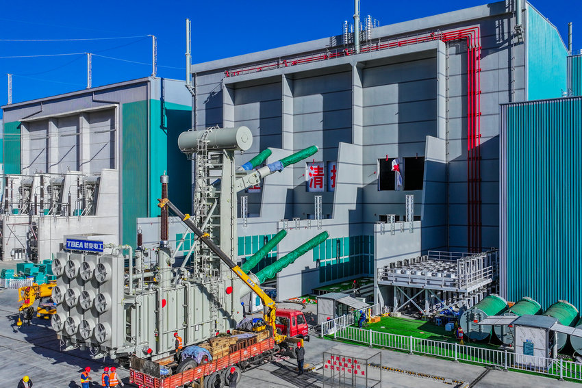电力天路再升级拉萨换流站扩建工程全面竣工_fororder_换流变压器安装施工