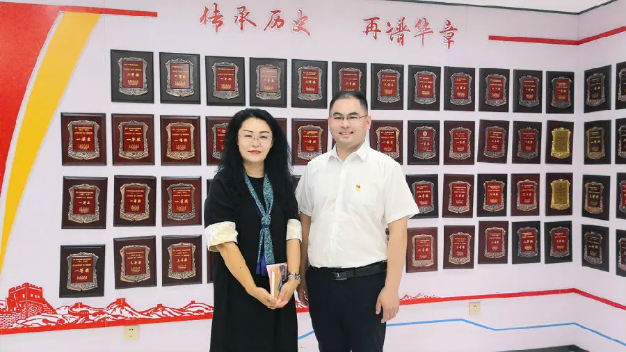 本报记者专访张世丽代表。（晋晓摄）