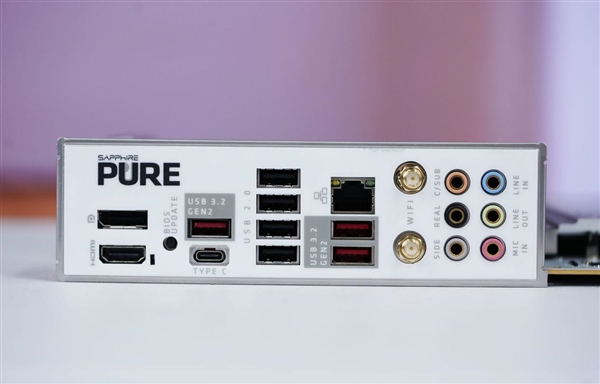 跑满AMD R9 9950X3D！蓝宝石PURE极地B850A WIFI主板图赏