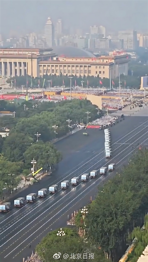比亚迪商用车：比亚迪纯电动环卫车护航九三阅兵