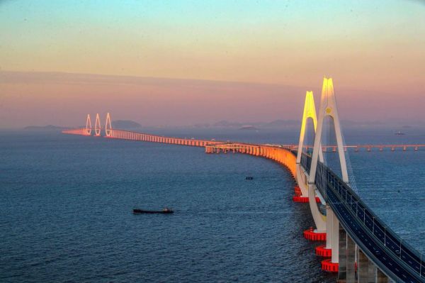 舟岱跨海大桥。
<P class=Para>　　中建桥梁供图