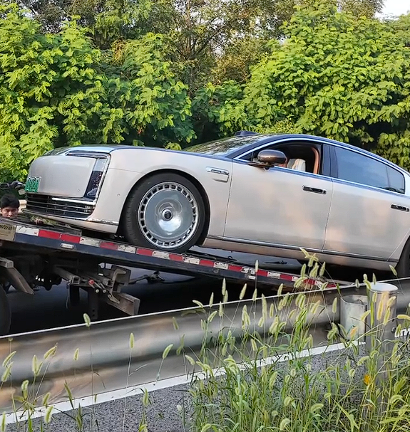 尊界S800零油零电还能跑多远车主下本钱实测：连拖车都用上了