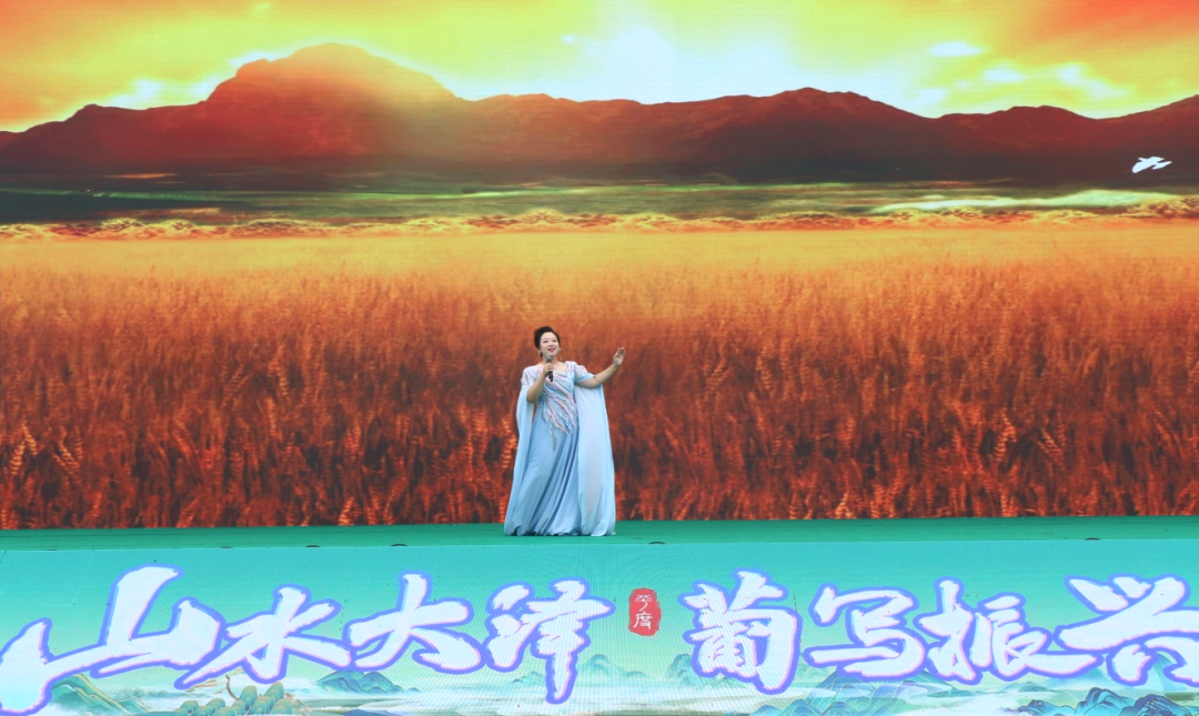 李瑶.jpg