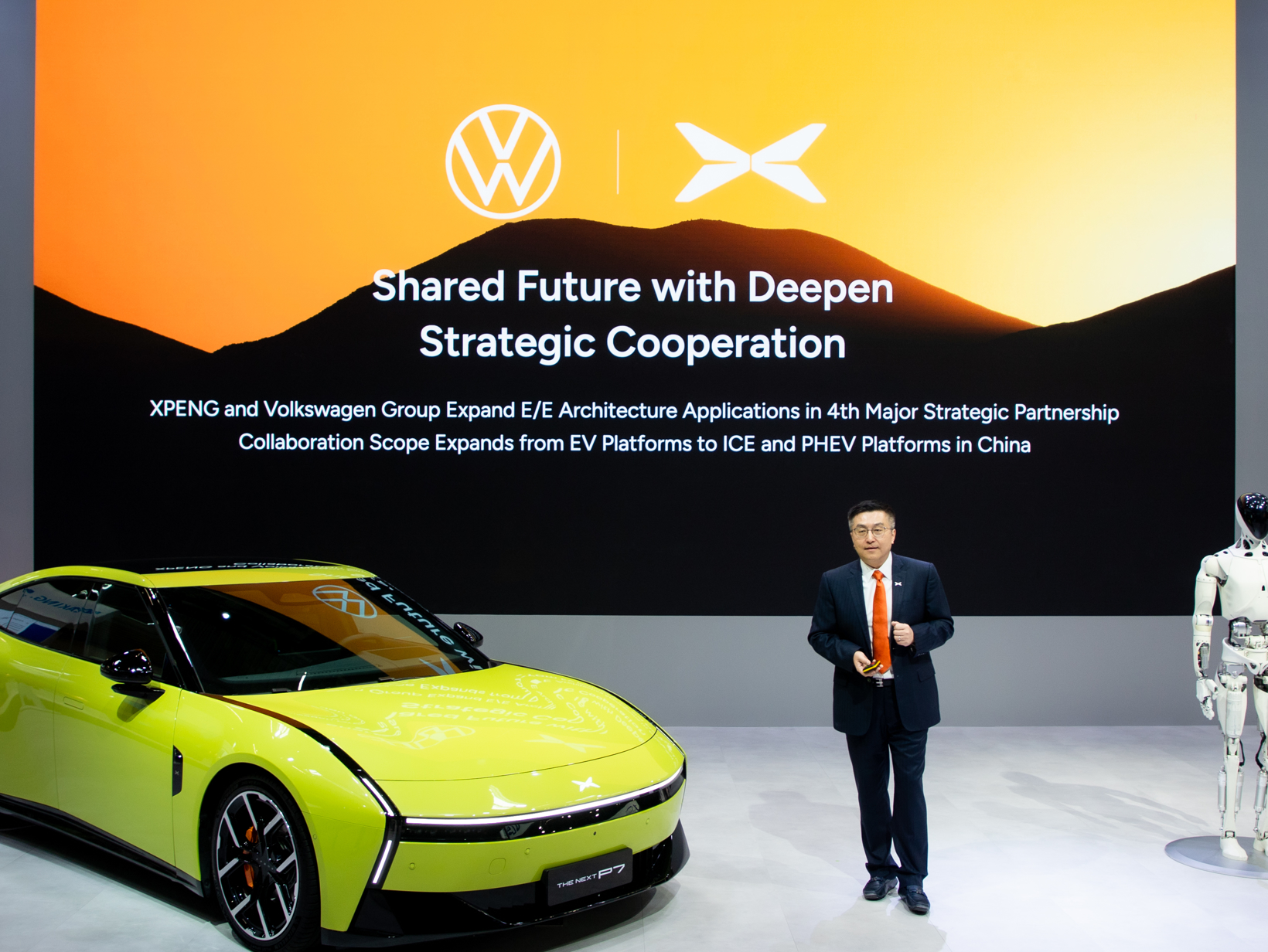 IAA 2025 |何小鹏：我们不是“卖货空军”，而是“扎根陆军”