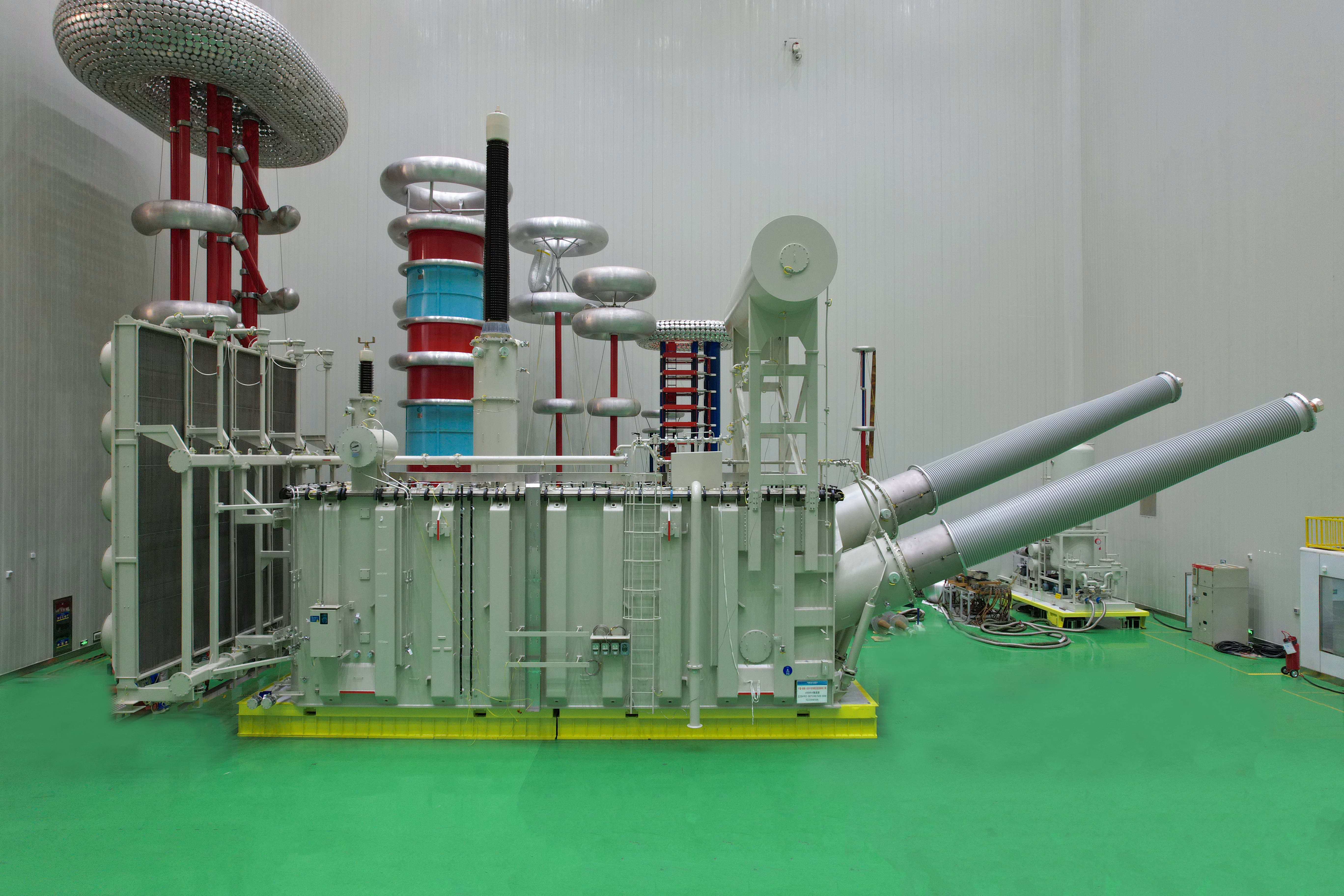 �������湤�̺���վ��800kV�ظ�ѹ������