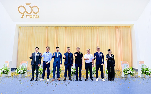 江岸天街开业现场。龙湖商业供图