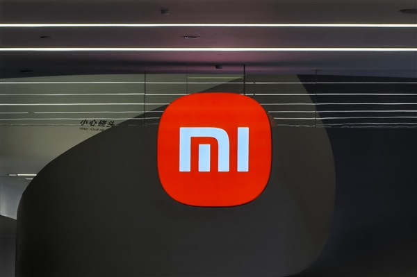罗永浩声援小米：海报小字是行业陋习非雷军的小米独创