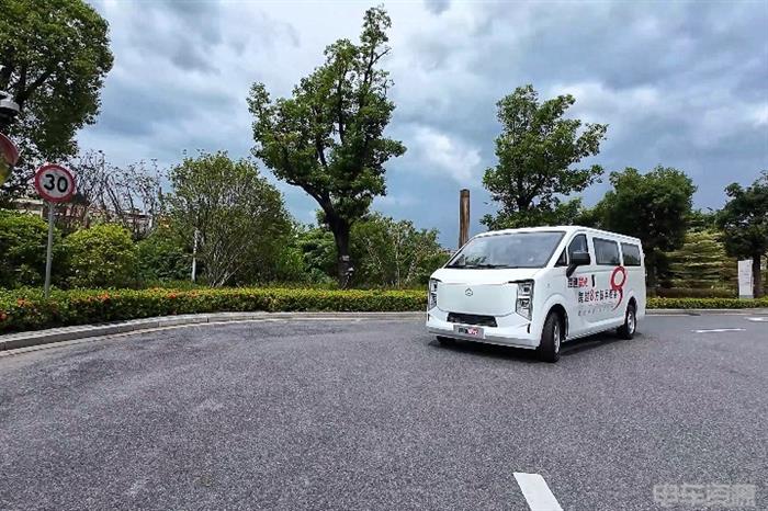 7方价格8方配置场地试驾全新长安跨越星光