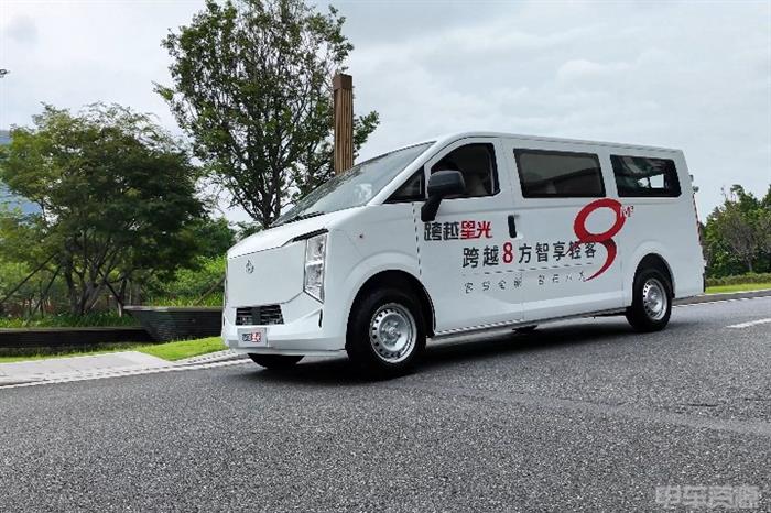 7方价格8方配置场地试驾全新长安跨越星光