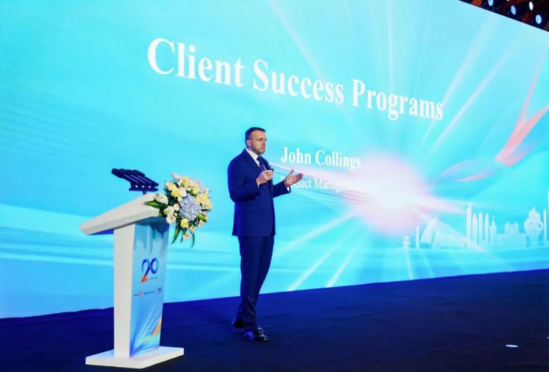 产品总监-John Collings_毒霸看图.jpg