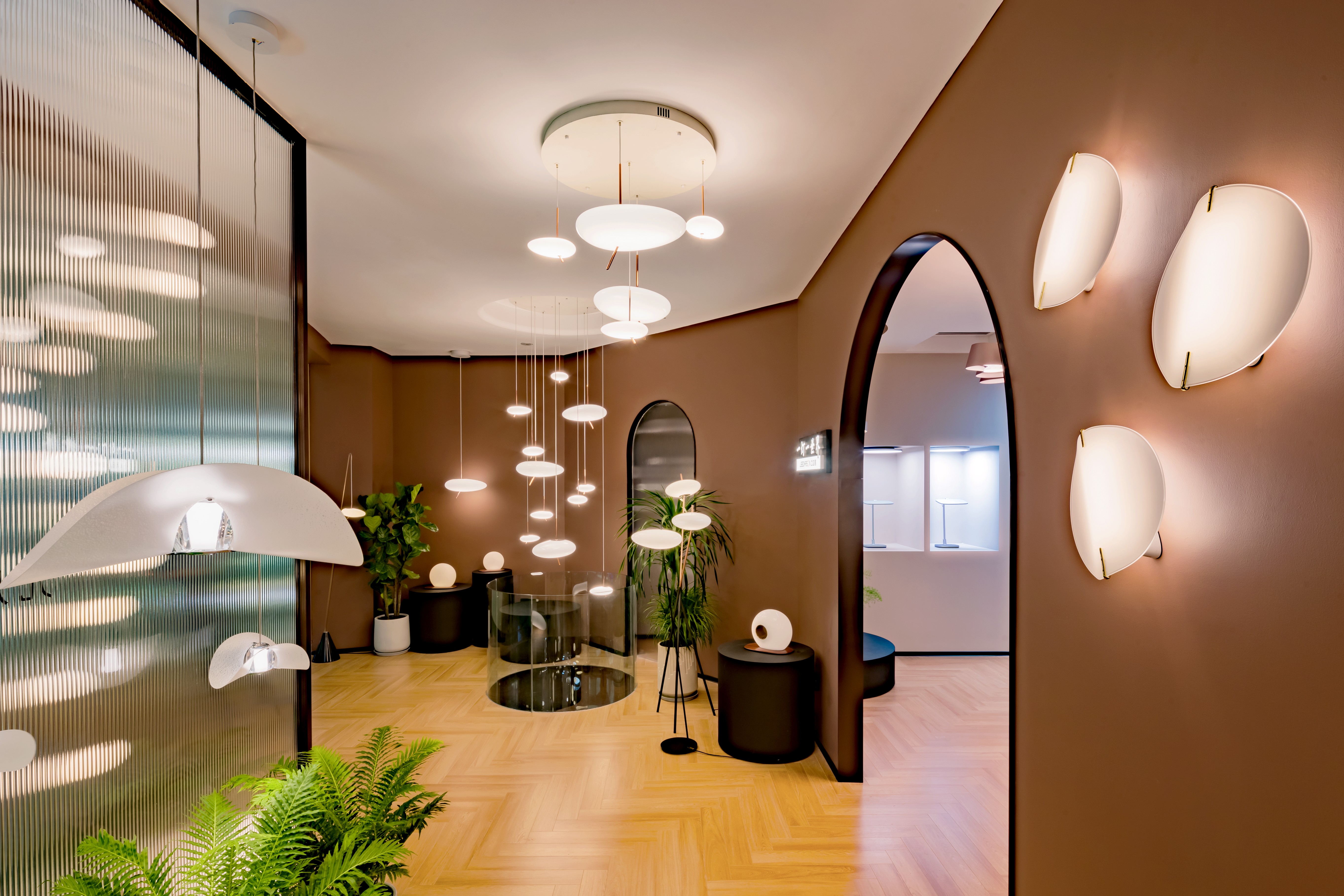 1763604480710717.jpg 02.jpg