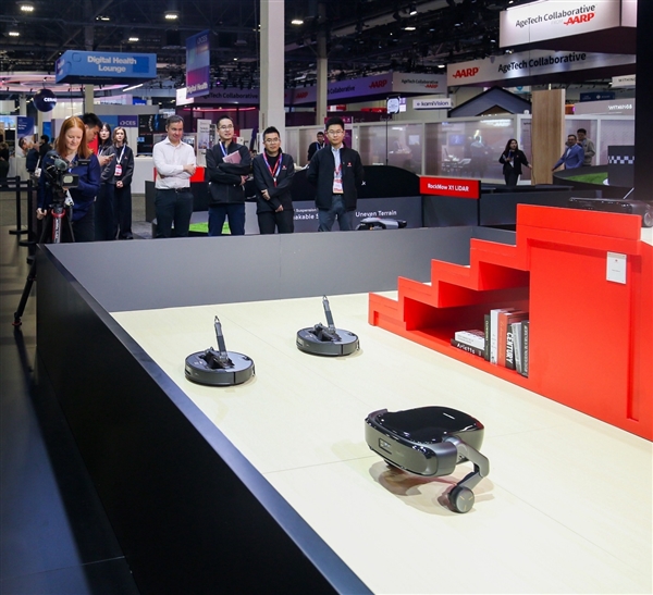 ɨ�ػ�������˫�ȡ���ʯͷ�Ƽ�G-Rover����CES ������ͥ��������ƴͼ