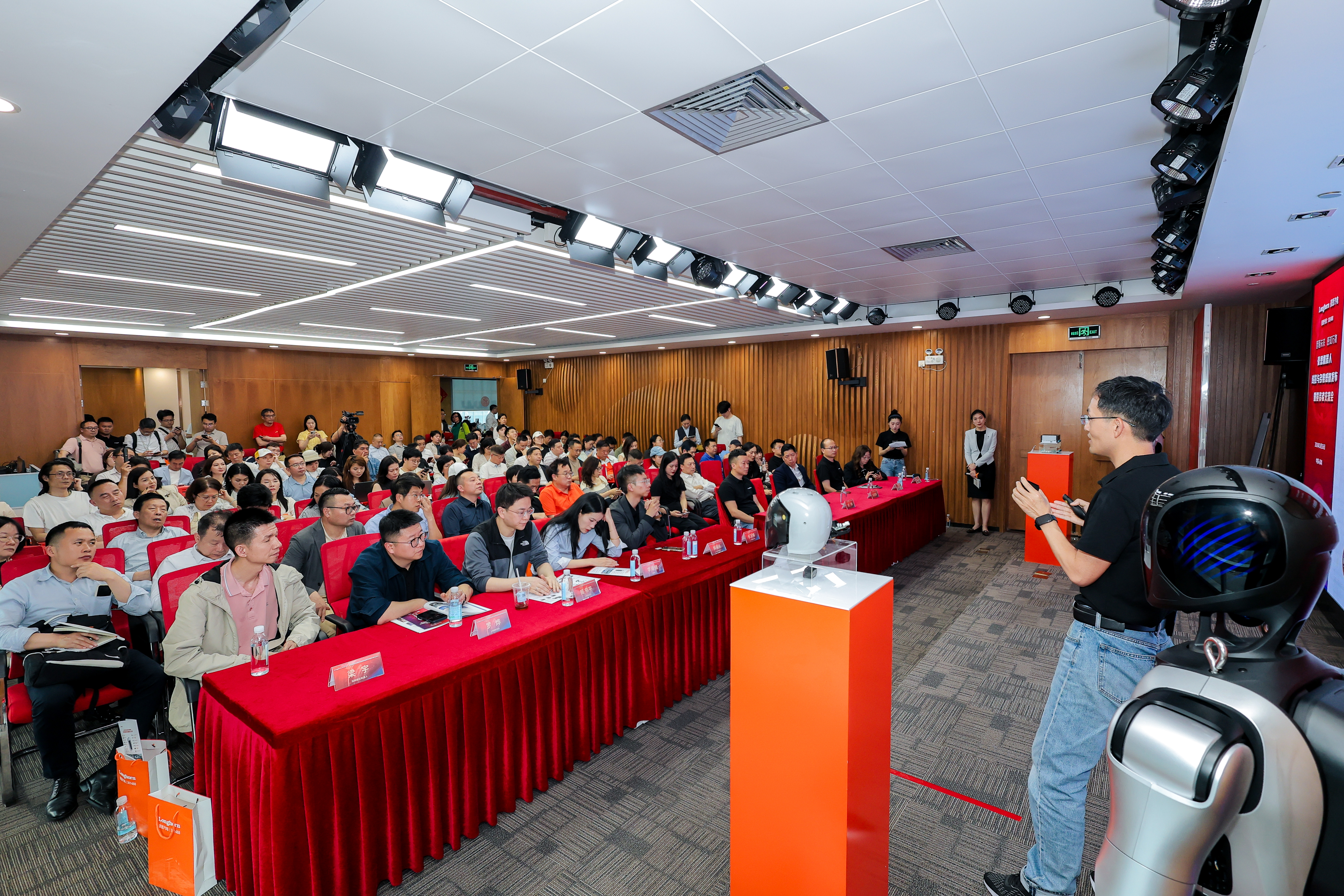 ����������������ά��֪��Ʒ������Ͷ���߽������ֳ���