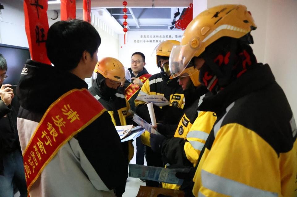 �ַ����д�������������վ��ͨ����֪ʶ�ռ������һ���